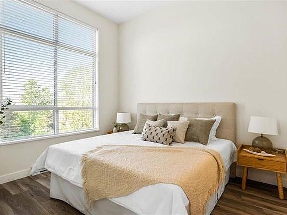 2nd image of 20356 72b Ave #412