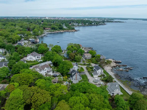 3 Garden Circle, Cape Elizabeth, ME 04107