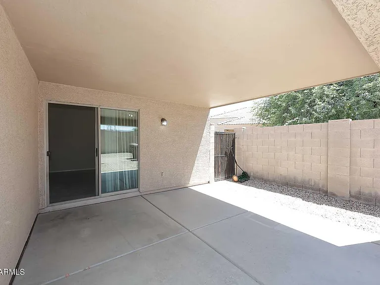 10945 W Loma Ln — Photo 25