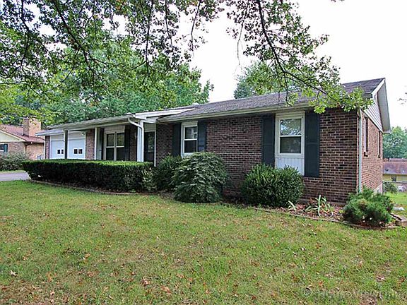 3rd image of 613 Red Bud Cir