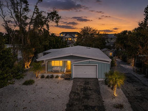 2nd image of 216 GLADIOLUS STREET