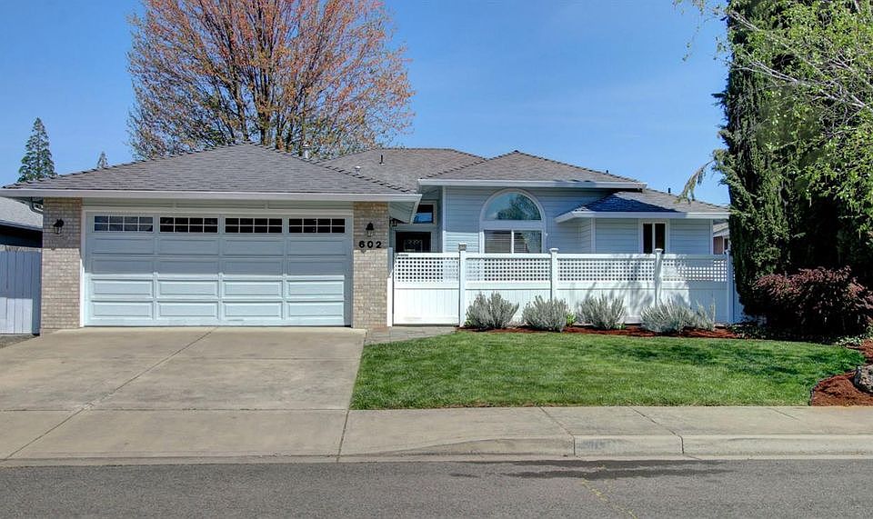 1st image of 602 Shadow Wood Dr