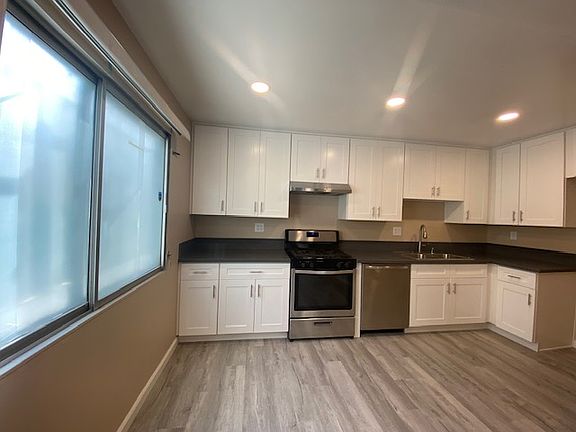 3rd image of 11600 Chandler Blvd APT 1
