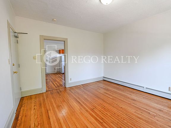 3rd image of 60-62 School St #60B1