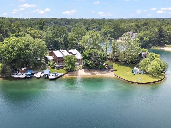 2500 Wahoo Ct, Morris, IL 60450