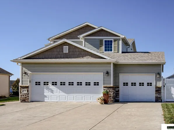 2119 N 2nd St, Seward, NE 68434