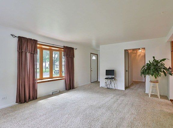 2nd image of 2618 Forest Park Dr