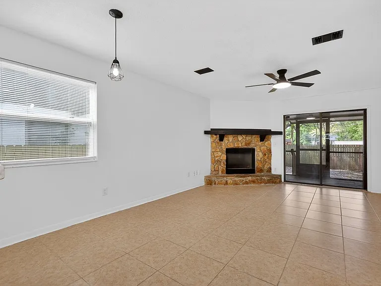 2066 Utah Ave #2 — Photo 6