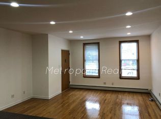 23-56 27th St #2, Astoria, NY 11105