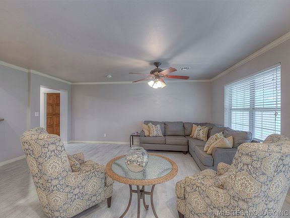 3rd image of 1408 Carter Ave