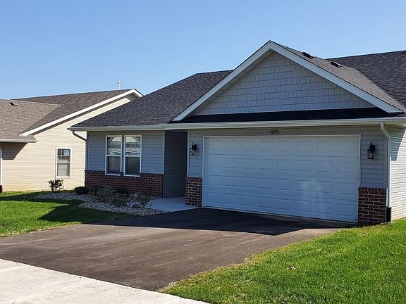 3rd image of 1750 Meadowlark Ln