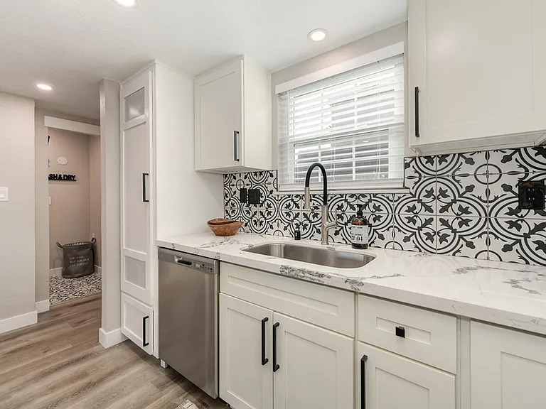 5608 Hillsdale Blvd #C — Photo 24