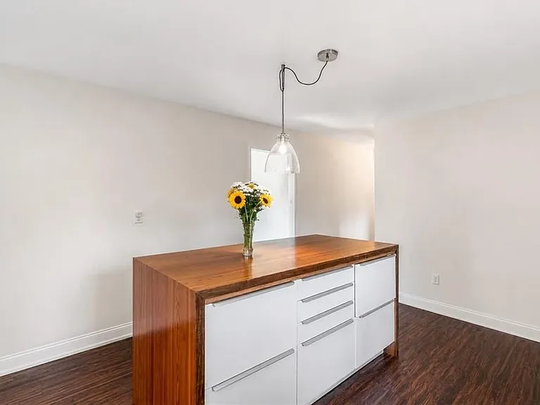 5 Interlocken Rd — Photo 15