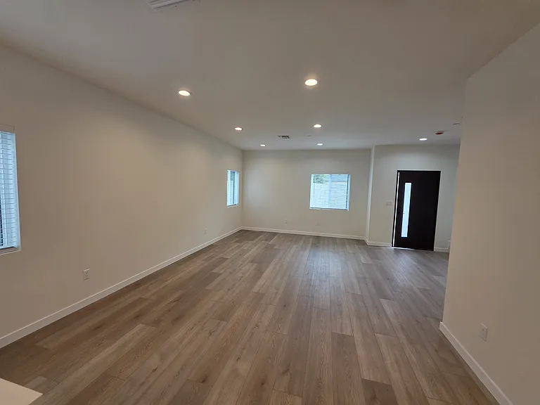 6746 Ben Ave — Photo 8