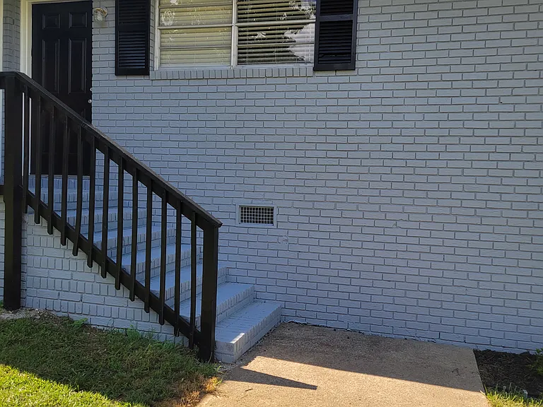 10 Roper Dr #B — Photo 1