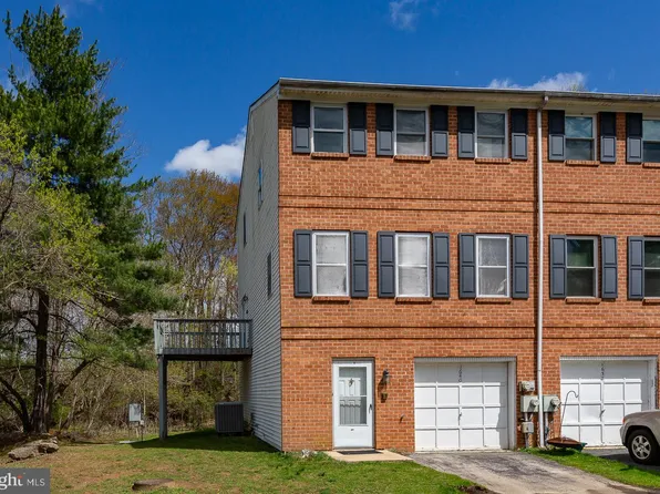1640 S Coventry Ln, West Chester, PA 19382