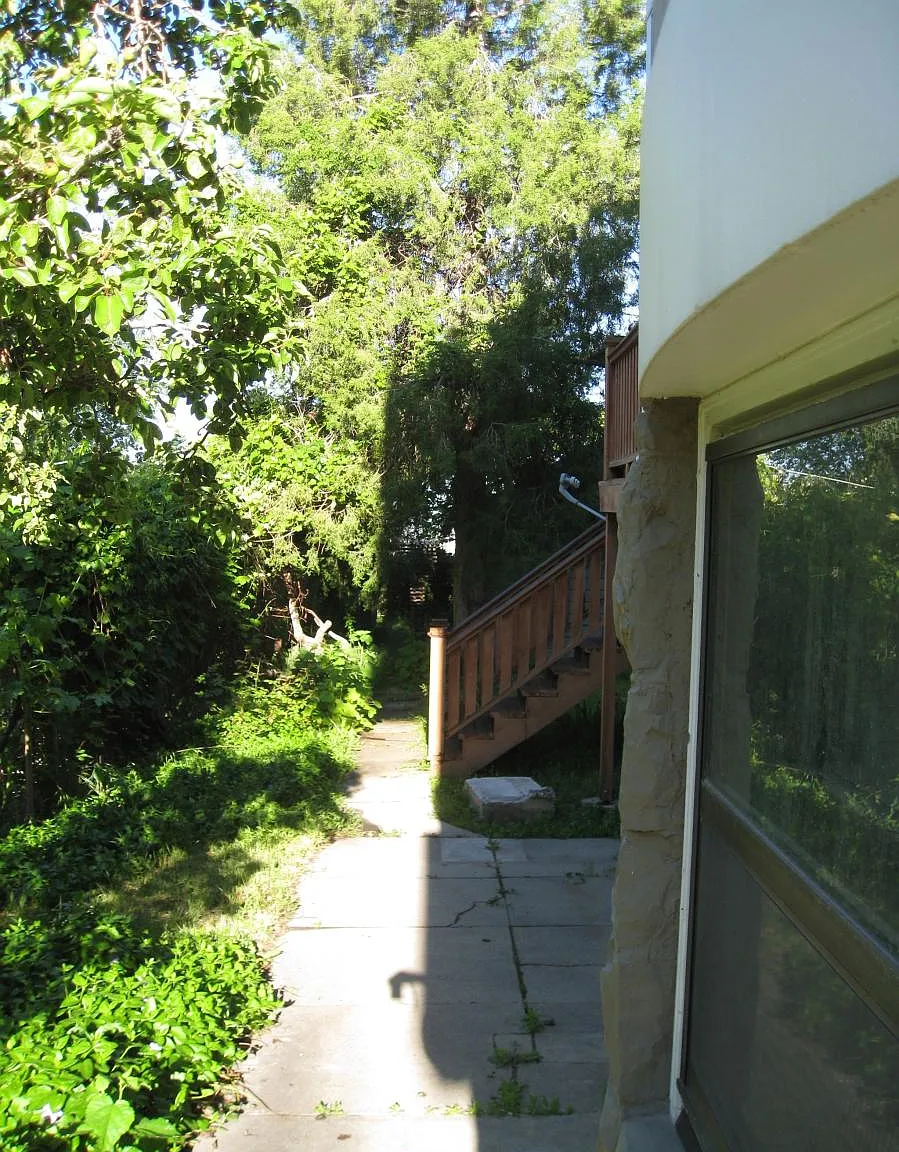 1 bed, 700 sqft, $1,150 — Photo 2