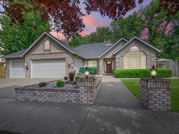 2735 Arrowhead St, Eugene, OR 97404