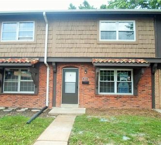 8712 Santa Bella Dr, Hazelwood, MO, 63042