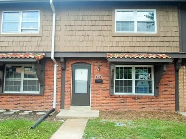 8712 Santa Bella Dr, Hazelwood, MO 63042