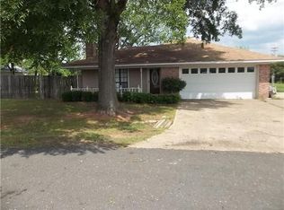 215 Lynch St, Benton, LA 71006