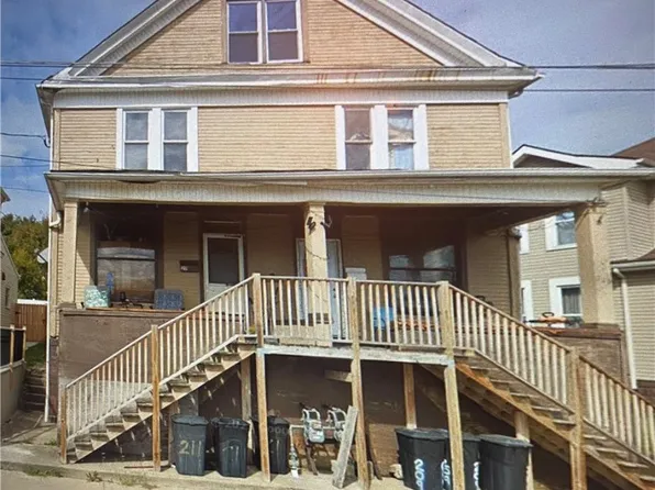 209 S 8th St, Martins Ferry, OH 43935