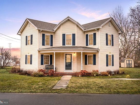 2nd image of 21524 Chicken Point Rd