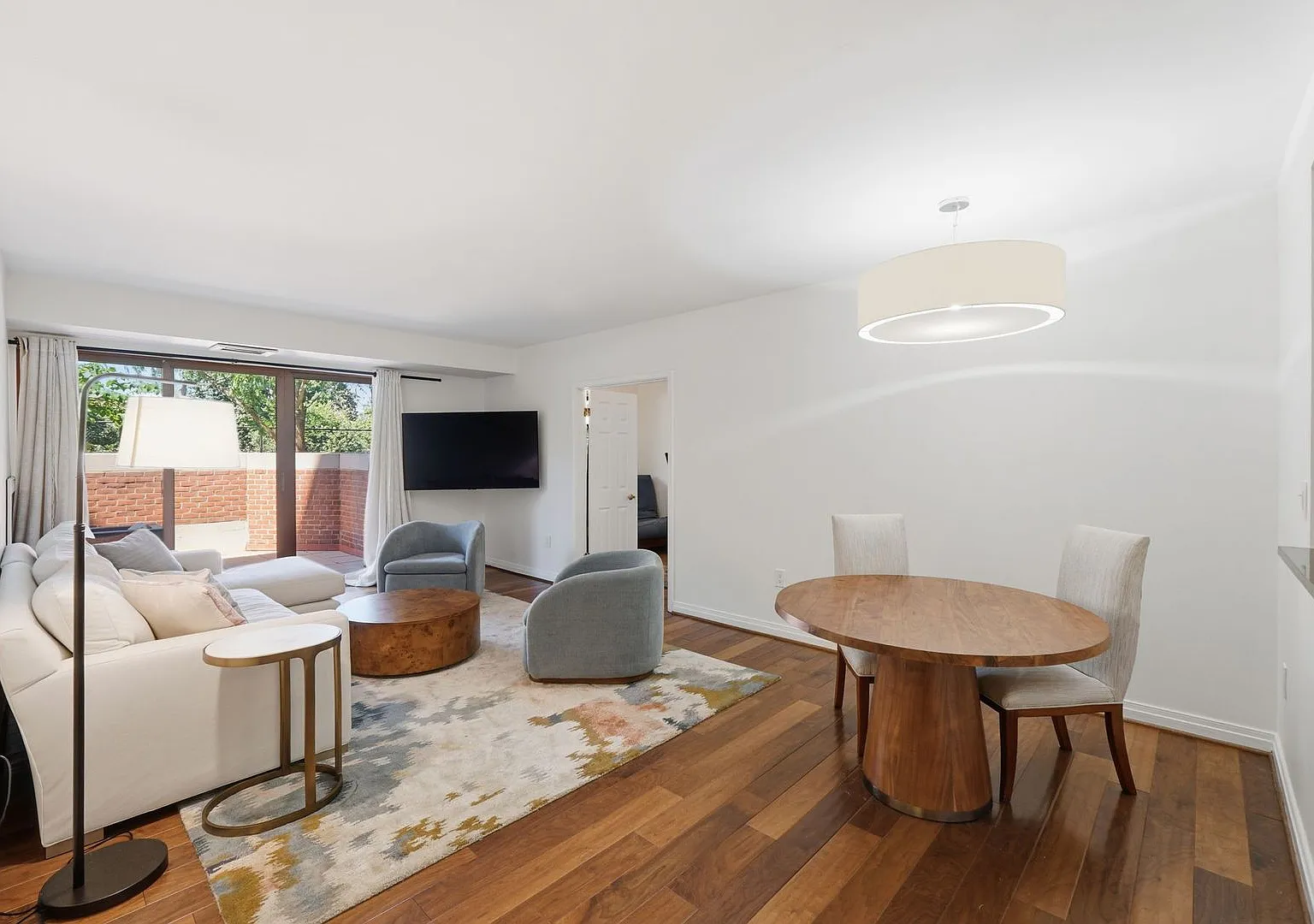 Luxury West End Condo with 400 SF Private Terrace! — Photo 2