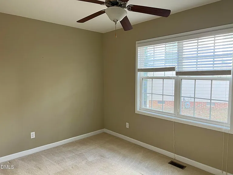 936 Bentbury Way — Photo 10