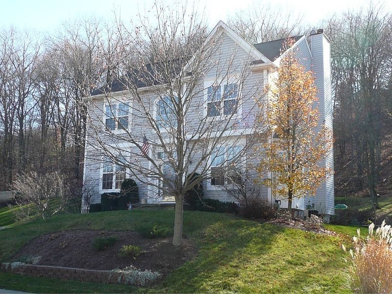 Beautiful Custom Built Home on a Quiet Cul-de-Sac