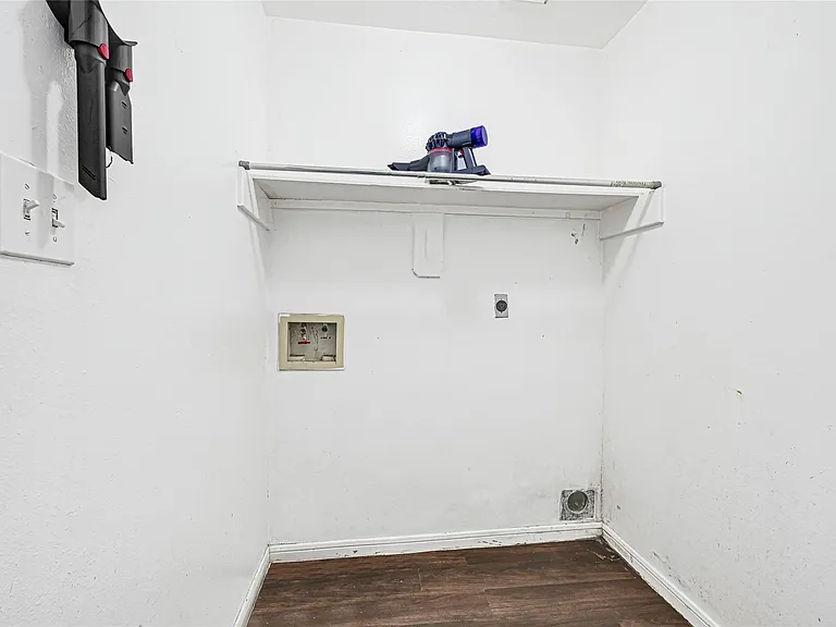 15019 Dunster Ln — Photo 11