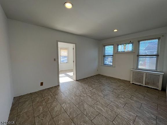 5th image of 122-126 Broughton Ave