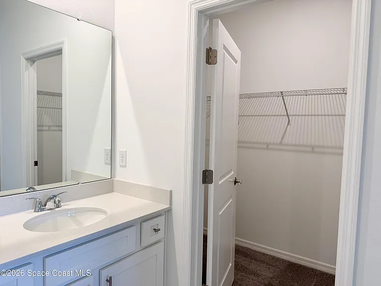 917 Castleford Ave NE — Photo 17