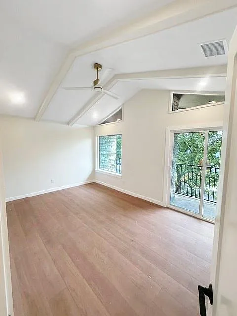 3 bed, 2.0 bath, 1264 sqft, $3,500 — Photo 4