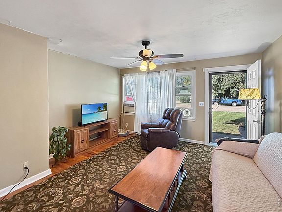 5th image of 113 N Custer Ave