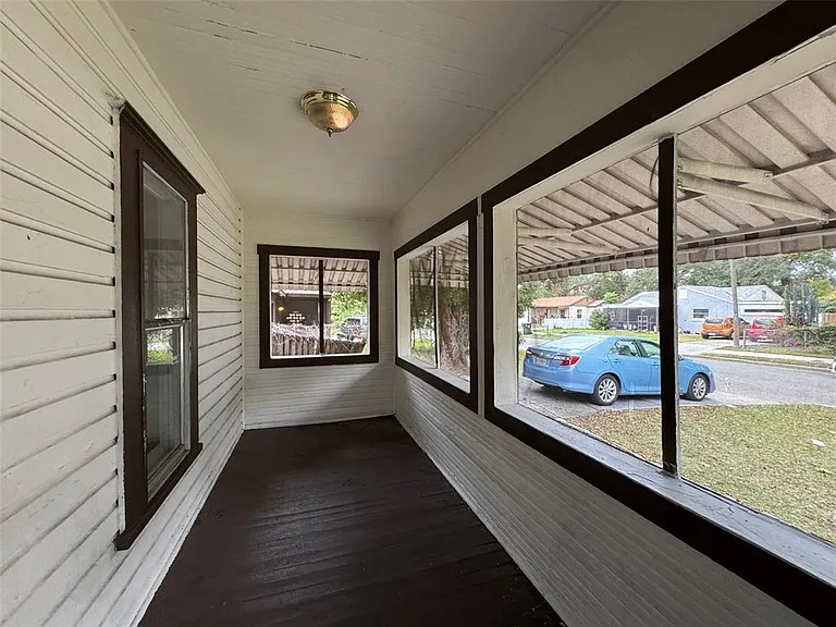 728 Columbia St — Photo 18