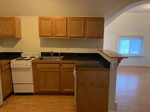 5th image of 585 Lafayette Ave APT 301