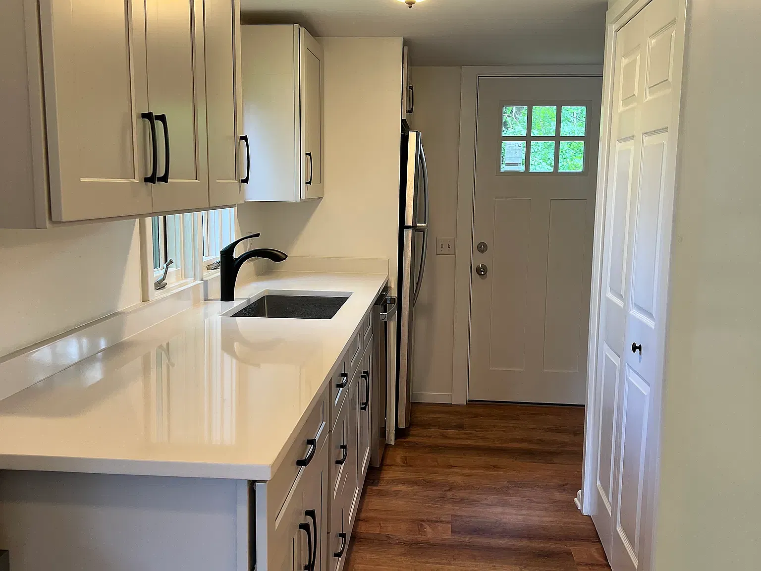 cozy 2 bed and 1 bath cottage in Bristol, RI — Photo 2