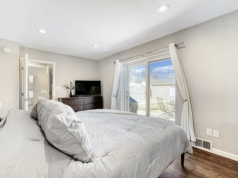 2360 S Emerson St — Photo 13