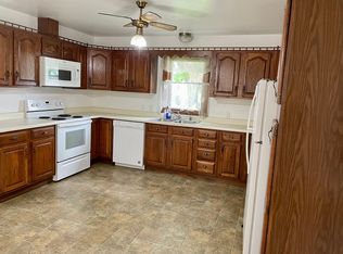 805 4th St, Garretson, SD 57030