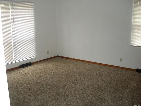 4th image of 206 & 208 S Gray Dr