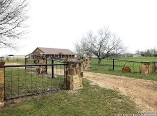 185 Mills Ranch Rd, Pleasanton, TX 78064