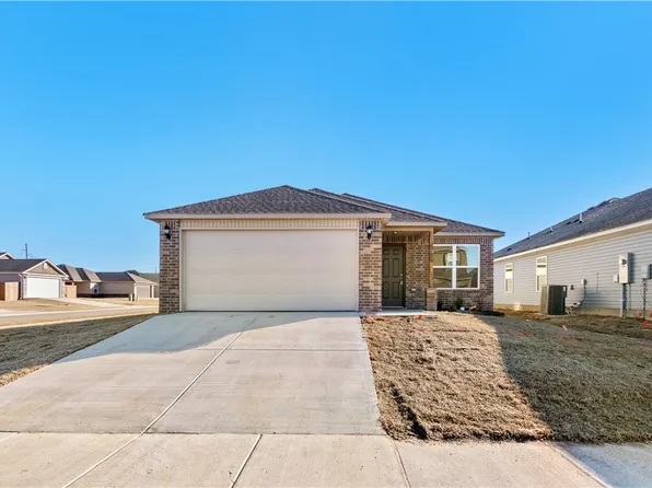 846 E Sparrow Cir, Fayetteville, AR 72701