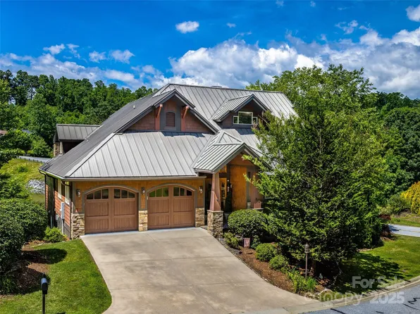 20 Narrows Run Loop, Hendersonville, NC 28791