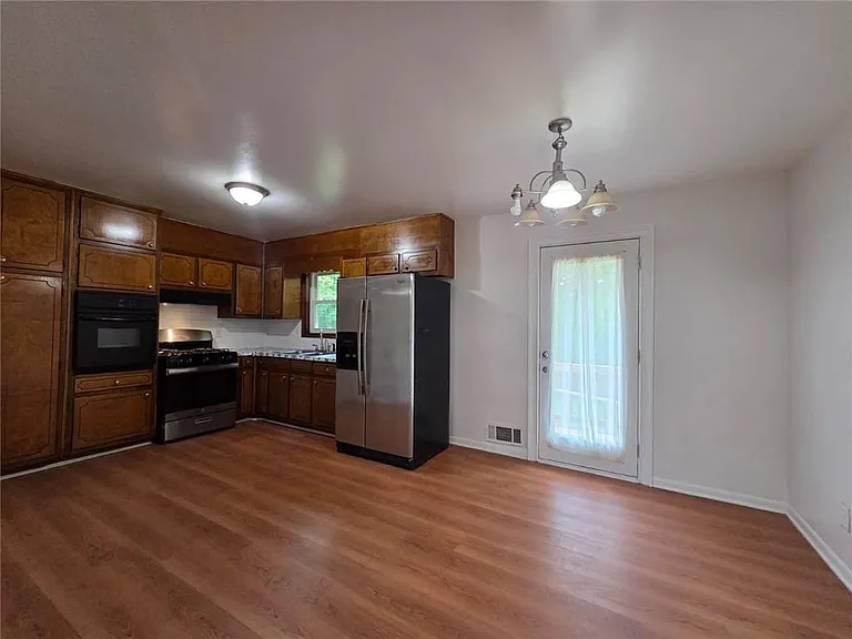 762 Lancelot Dr — Photo 10