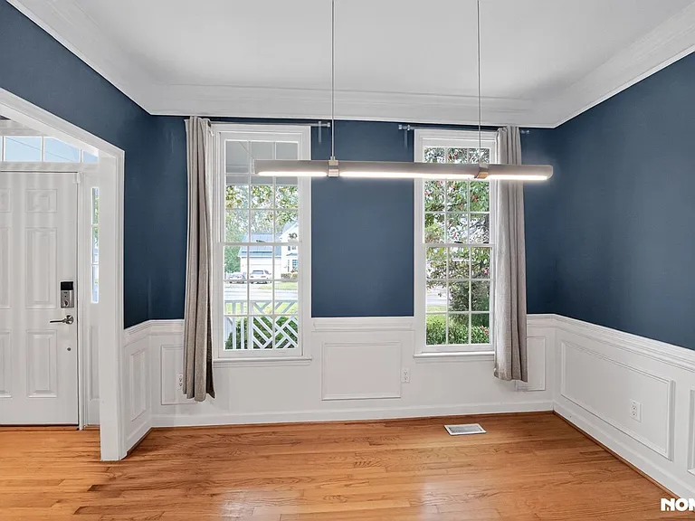 8006 Crenshaw Ln — Photo 10