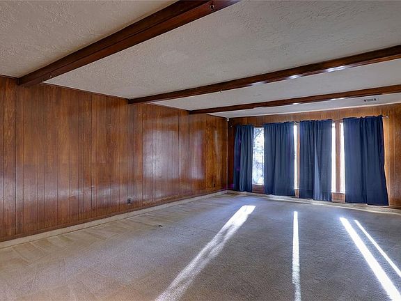 5th image of 7723 Antoine Dr