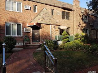 6221 Alderton St, Rego Park, NY 11374