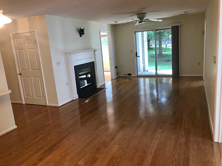 10018 Vanderbilt Cir #4 — Photo 11