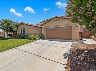 902 Yukon Dr, San Jacinto, CA 92582